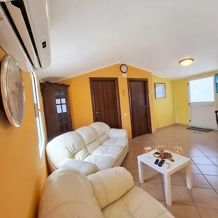 Apartamento In The Center With Terrace 4km From The Sea